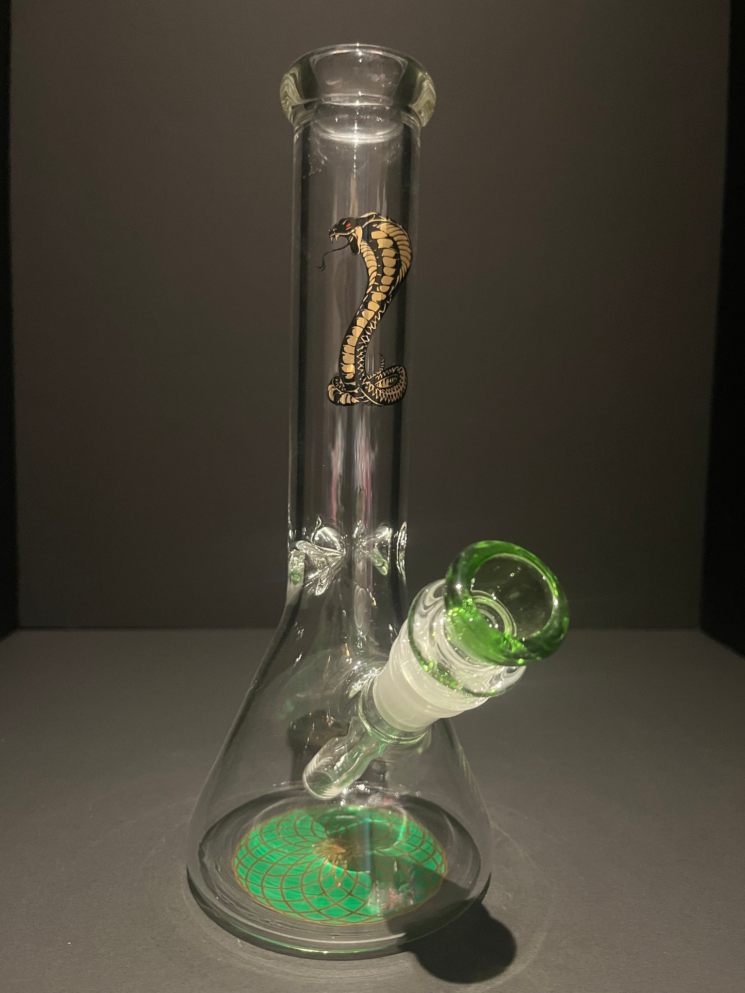 9.5" Gold Cobra beaker glass water bong